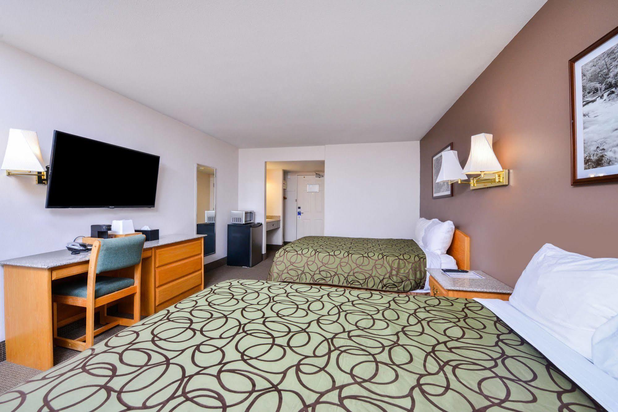 Canadas Best Value Inn Вейлмаунт Екстер'єр фото