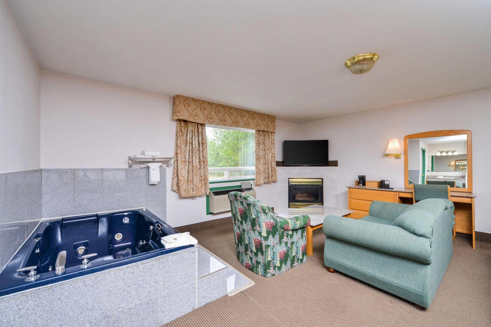 Canadas Best Value Inn Вейлмаунт Екстер'єр фото